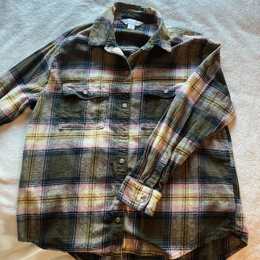 Women's Old Navy Flannel Shirt Olive Plaid size M - Picture 2 of 7